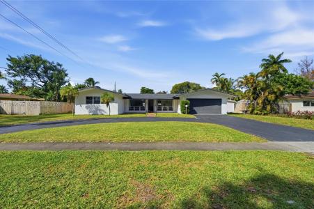 861 N Bel Air Dr, Plantation, Florida 33317, USA