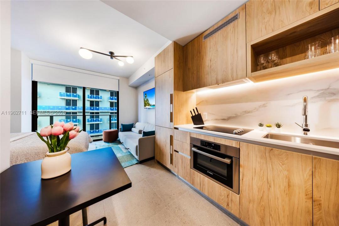 11 NE 6th St 1208, Miami, Floride 33132, États-Unis