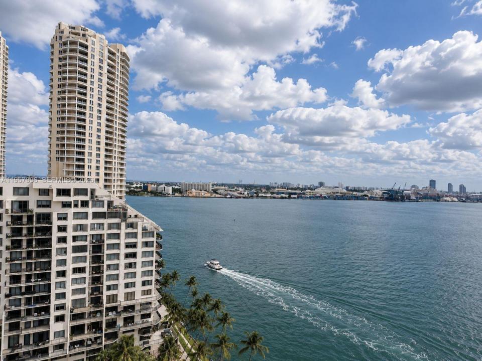 520 Brickell Key Dr A1904, Miami, Florida 33131, Stati Uniti