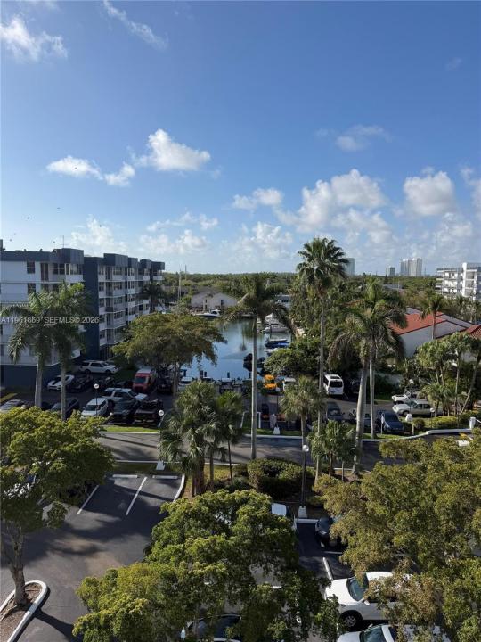 16546 NE 26th Ave 6H, North Miami Beach, Floride 33160, États-Unis