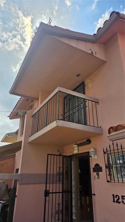 12516 SW 9th Ter 2, Miami, Florida 33184, Stati Uniti