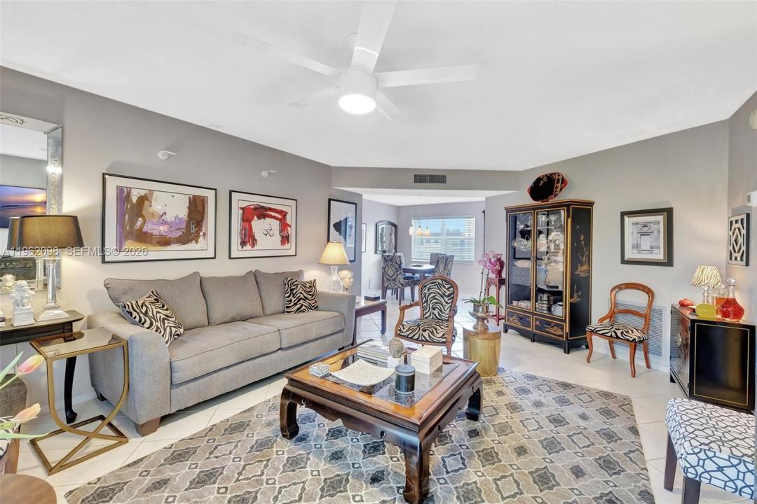 4000 NW 44th Ave 405, Lauderdale Lakes, Florida 33319, USA