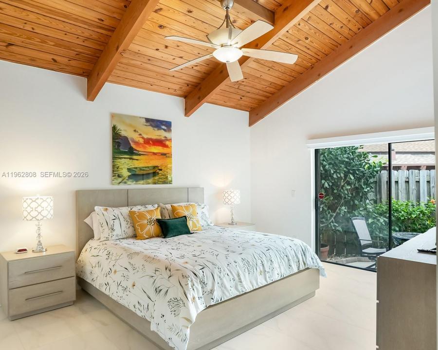 413 Leslie Dr, Hallandale Beach, Florida 33009, USA