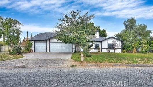 Ash, Bloomington, California 92316, Stati Uniti