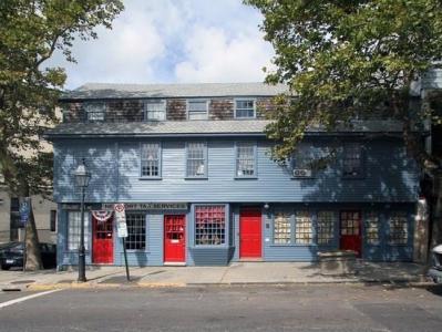 2 Broadway Street, Newport, Rhode Island 02840, USA