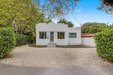 2900 SW 4th St, Miami, Florida 33135, USA