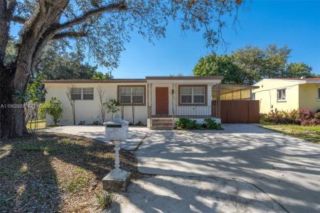 16350 NW 37th Ave, Miami Gardens, Florida 33054, USA