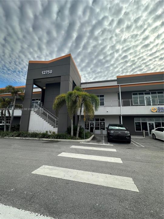 12750 NW 17th St 208, Sweetwater, 佛羅里達州 33182, 美國