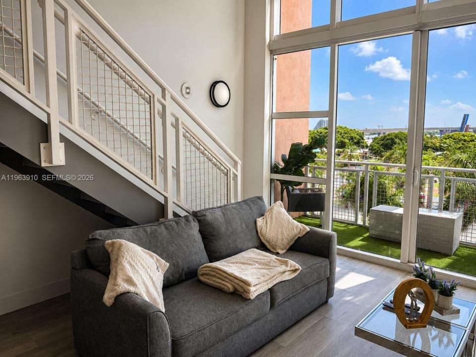 253 NE 2nd St 433, Miami, Floride 33132, États-Unis