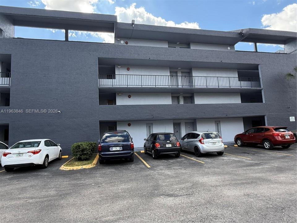 8821 W Flagler St 411, Miami, Floride 33174, États-Unis
