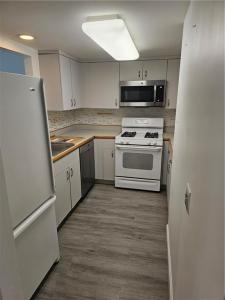 37 Lawton Brook Lane, Portsmouth, RI 02871, USA