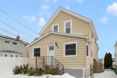 47 Cedar Avenue, Portsmouth, RI 02871, USA
