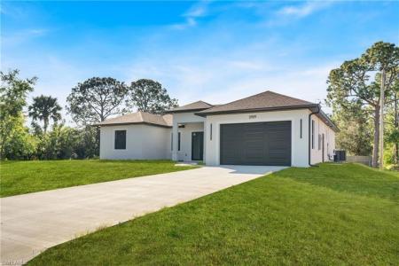 2909 9th St, Lehigh Acres, Flórida 33971, Estados Unidos