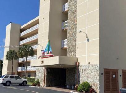 301 SE 3rd St 307, Dania Beach, Florida 33004, USA