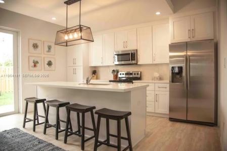 15105 SW 180th St, Miami, Florida 33187, USA