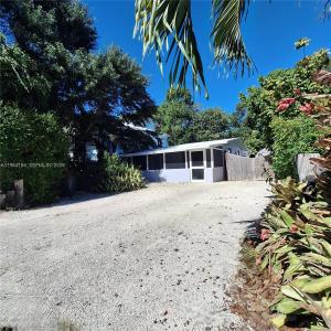 27 Pompano Ave, Key Largo, Florida 33037, USA
