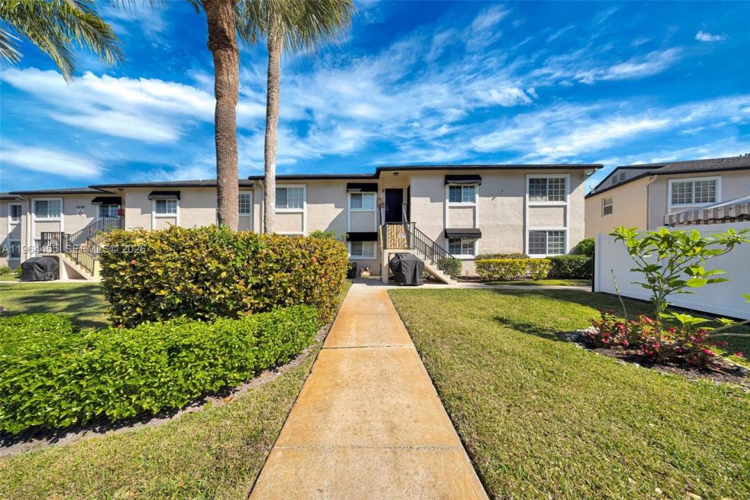 4040 Crystal Lake Dr 105, Deerfield Beach, Floride 33064, États-Unis