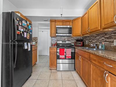 10641 SW 108th Ave 2E, Miami, Florida 33176, USA