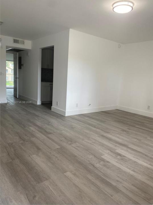 13455 SW 9th Ct 203J, Pembroke Pines, Floryda 33027, USA
