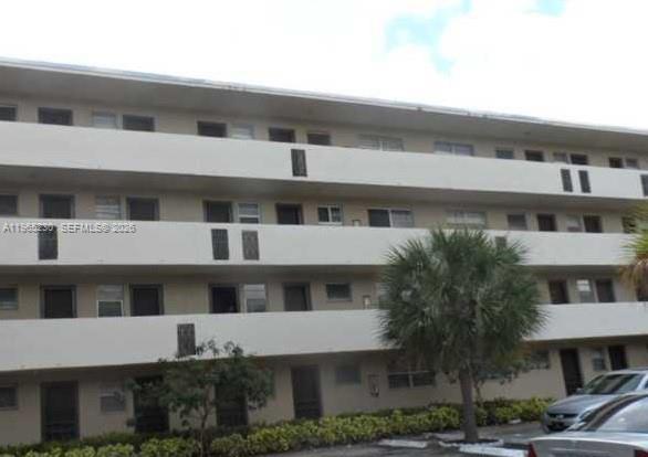 1690 NE 191st St 315-1, Miami, Florida 33179, Stati Uniti