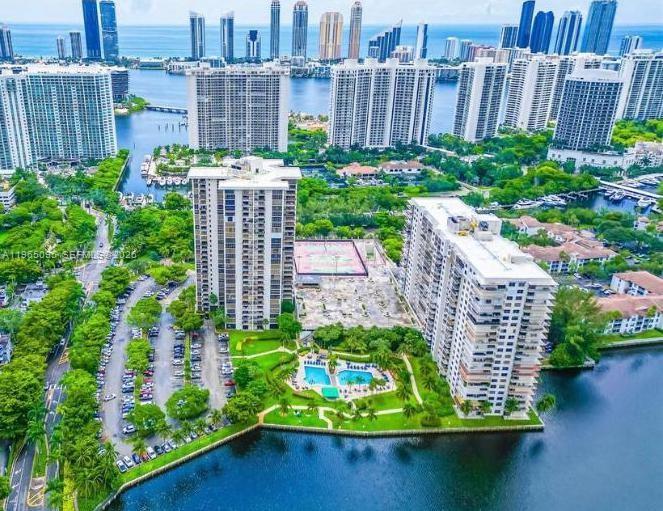 18151 NE 31st Ct 205, Aventura, Florida 33160, USA