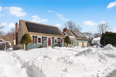 33 Detroit Avenue, Warren, RI 02885, USA