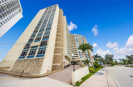 3180 S Ocean Dr 607, Hallandale Beach, Florida 33009, USA