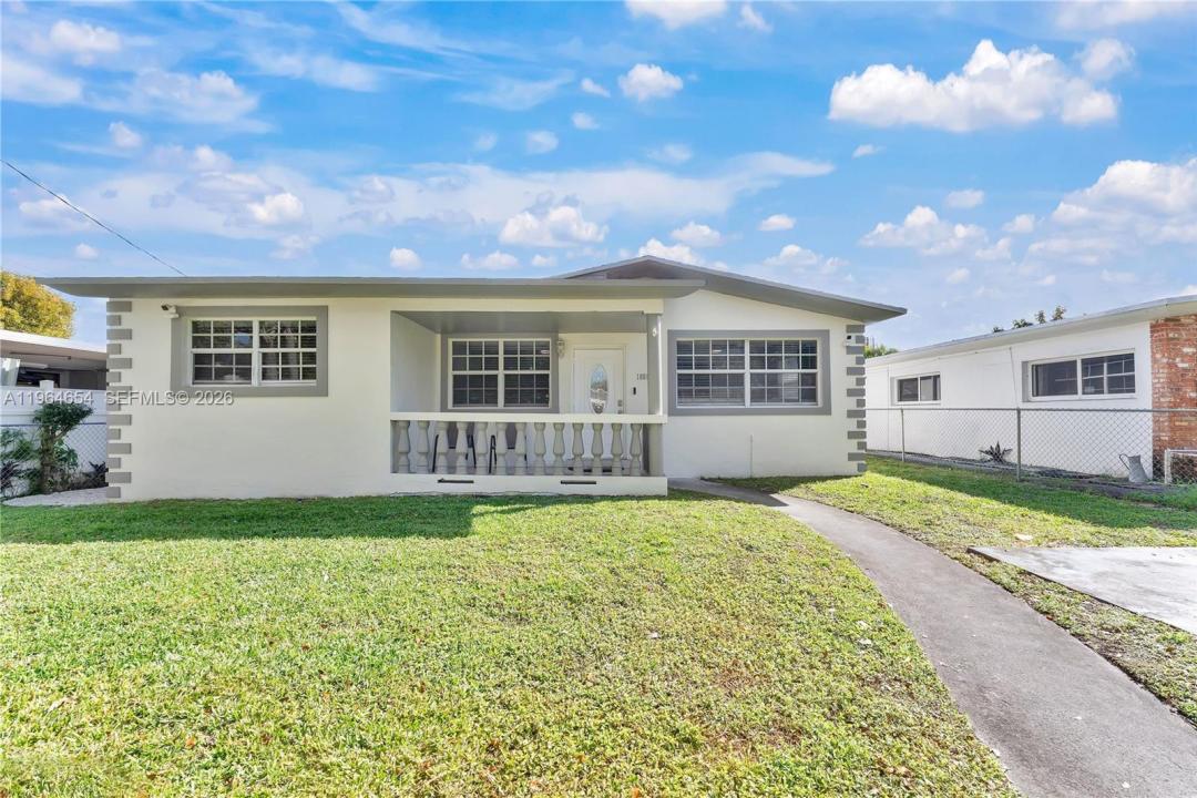 16895 NE 4th Pl, North Miami Beach, Florida 33162, USA