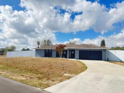 702 NW Orchid St, Port St. Lucie, Florida 34983