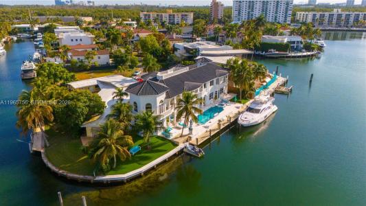 16479 NE 30th Ave, North Miami Beach, Florida 33160, Amerika Birleşik Devletleri