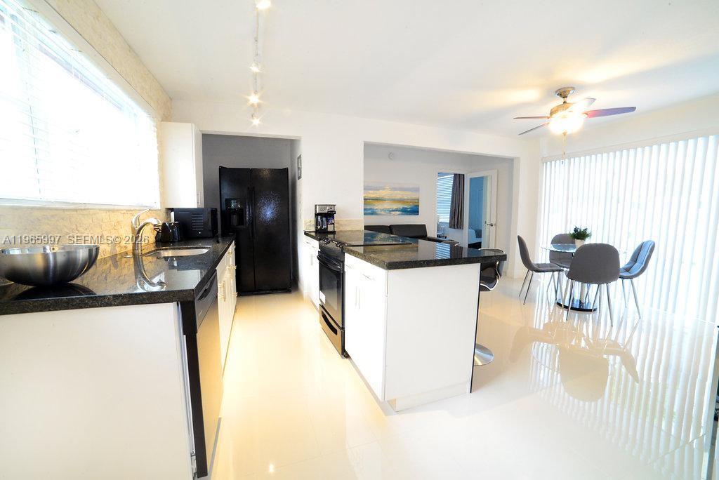 Hollywood, Florida 33019
