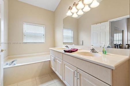 600 NW Treves Ct, Port St. Lucie, Florida 34986, USA