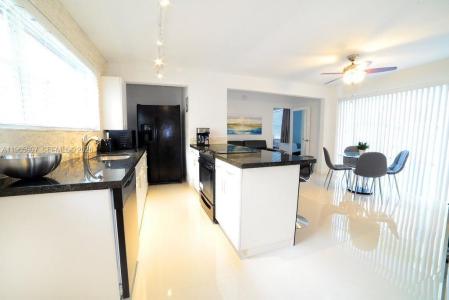 Hollywood, Florida 33019, USA