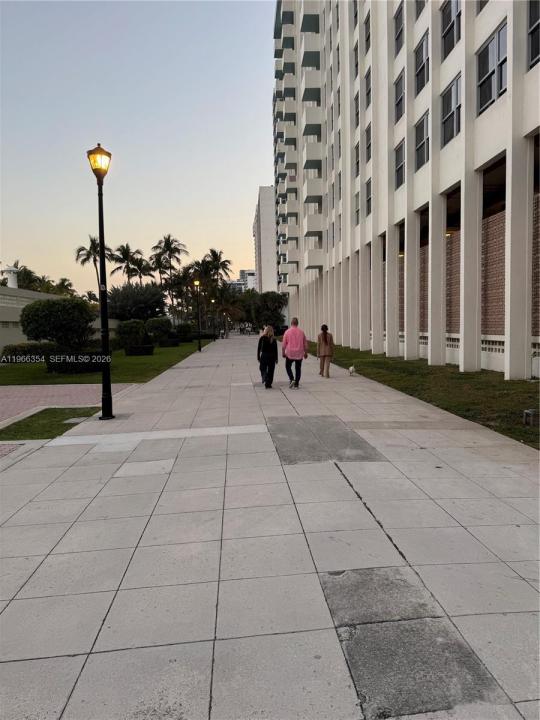 2899 Collins Ave 936, Miami Beach, Florida 33140, USA
