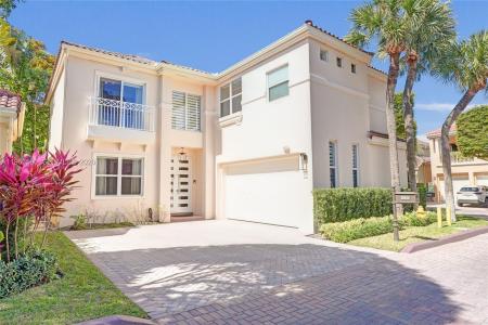 20824 NE 37th Ave 20824, Aventura, פלורידה 33180, ארצות הברית של אמריקה 