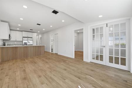 Miami, Florida 33142, USA