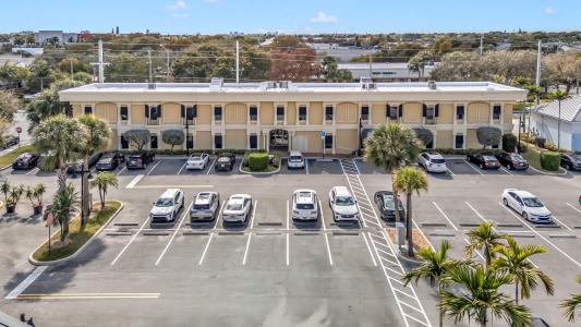 665 SE 10th Street 201, Deerfield Beach, Florida 33441