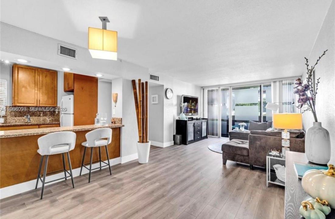 830 NW 87th Ave 303, Miami, Floride 33172, États-Unis