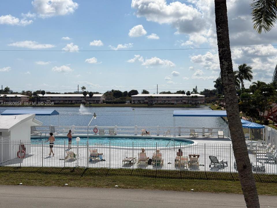 725 SW 11th Ave 17F, Hallandale Beach, Floride 33009, États-Unis