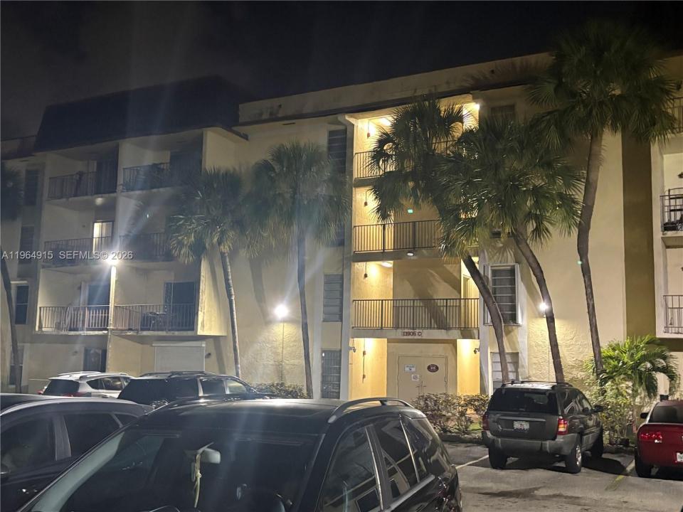11905 NE 2nd Ave C306, North Miami, Floride 33161, États-Unis