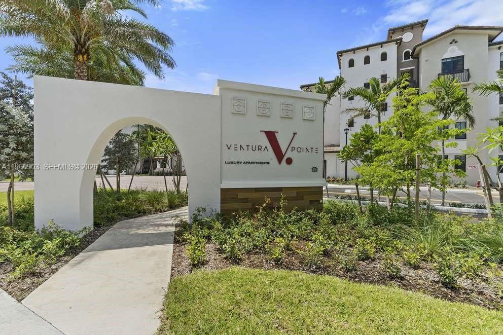 7850 Pasadena Blvd B2, Pembroke Pines, Florida 33024, USA