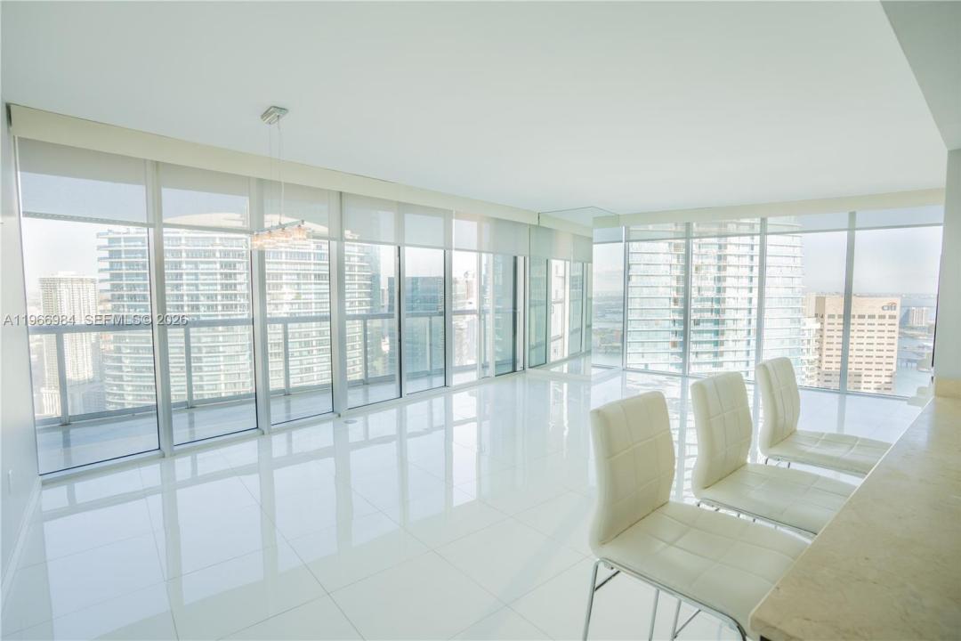 465 Brickell Ave 4802, Miami, Florida 33131, USA