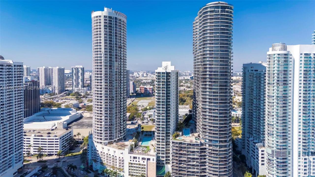 1750 N Bayshore Dr 4507, Miami, Florida 33132, USA