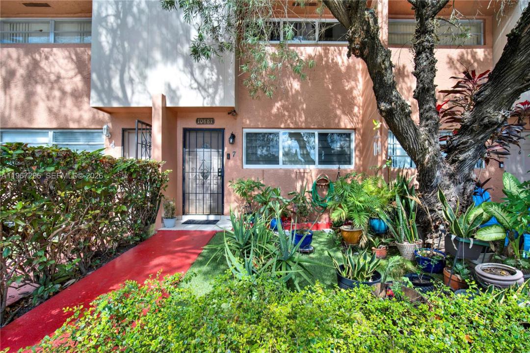 10881 SW 6th St 7, Sweetwater, Florida 33174, Stati Uniti
