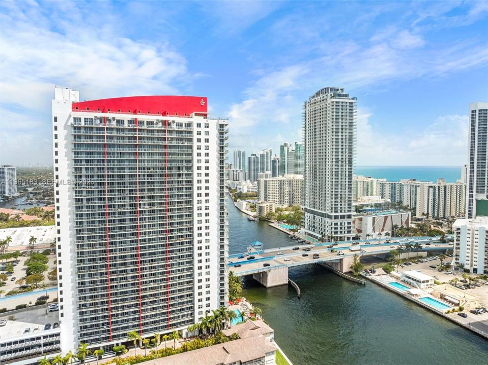 2602 E Hallandale Beach Blvd R2206, Hallandale Beach, Floride 33009, États-Unis