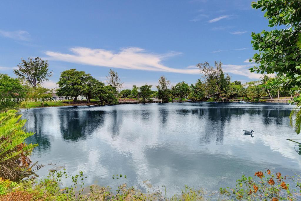 19710 NE 23rd Ave, Miami, Florida 33180, USA