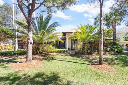 10601 SW 72nd Ct, Pinecrest, Florida 33156, USA