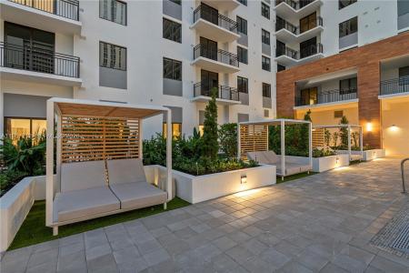 16395 Biscayne Blvd PH 2210, North Miami Beach, Florida 33160, USA