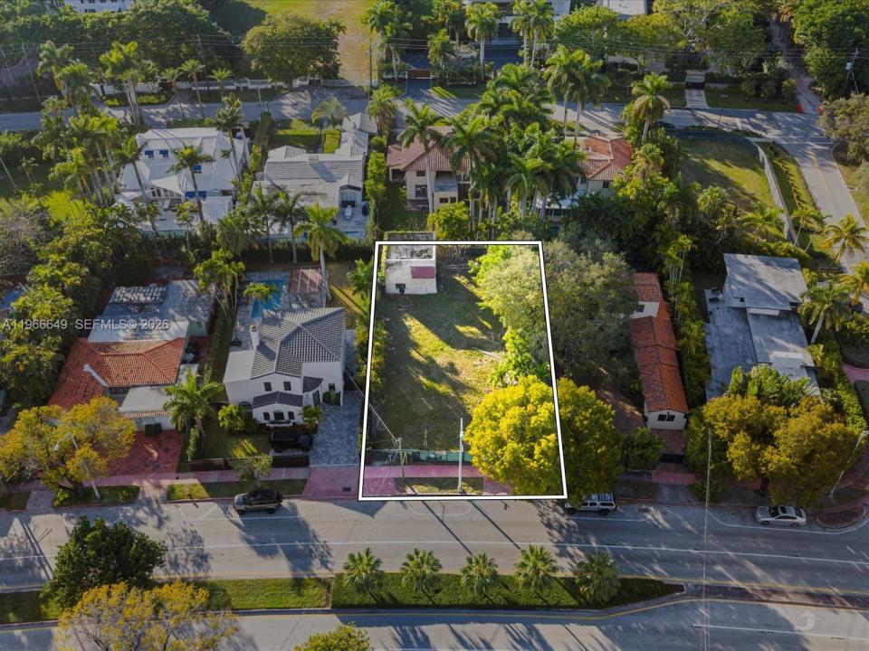5838 Alton Rd, Miami Beach, Florida 33140, USA
