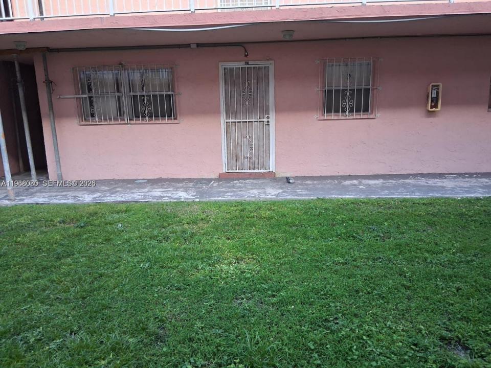19761 SW 114th Ave 236, Miami, Floryda 33157, USA